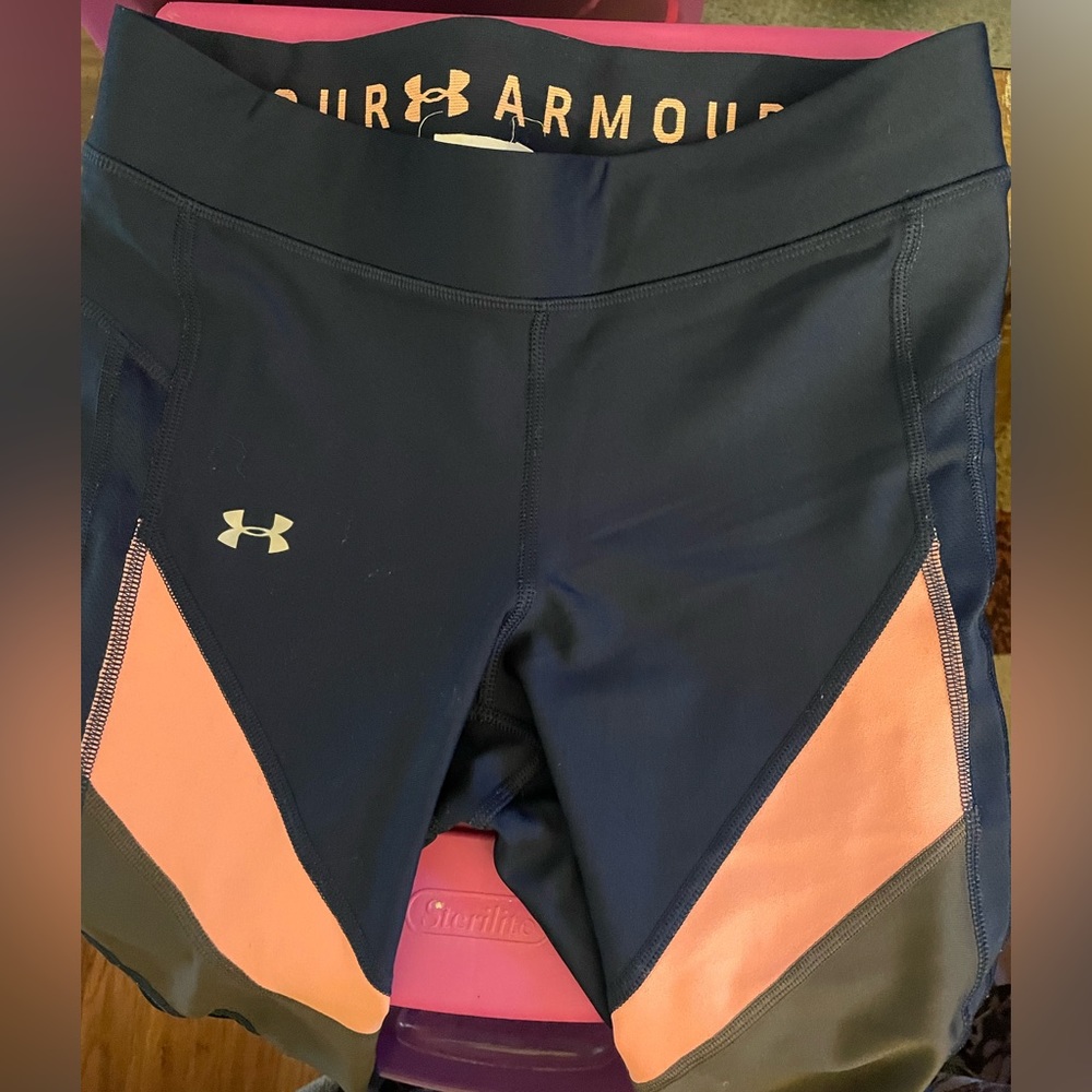 Size medium full length underarmour workout leggings